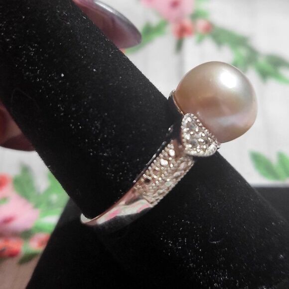 Cultured Freshwater Large Button Pearl Heart Sterling Silver Ring - Picture 7 of 8